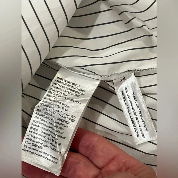 Calvin Klein blouse with self tie bell cuffs. Very unique! Size small.​ - Picture 6 of 8